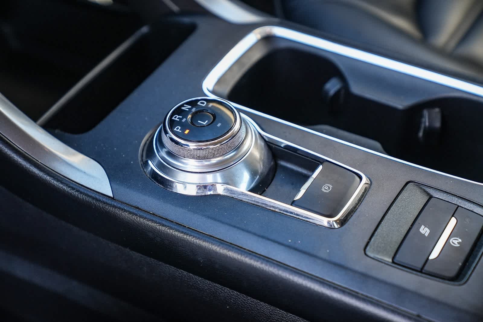 Thumbnail: 2020 Ford Fusion - 18