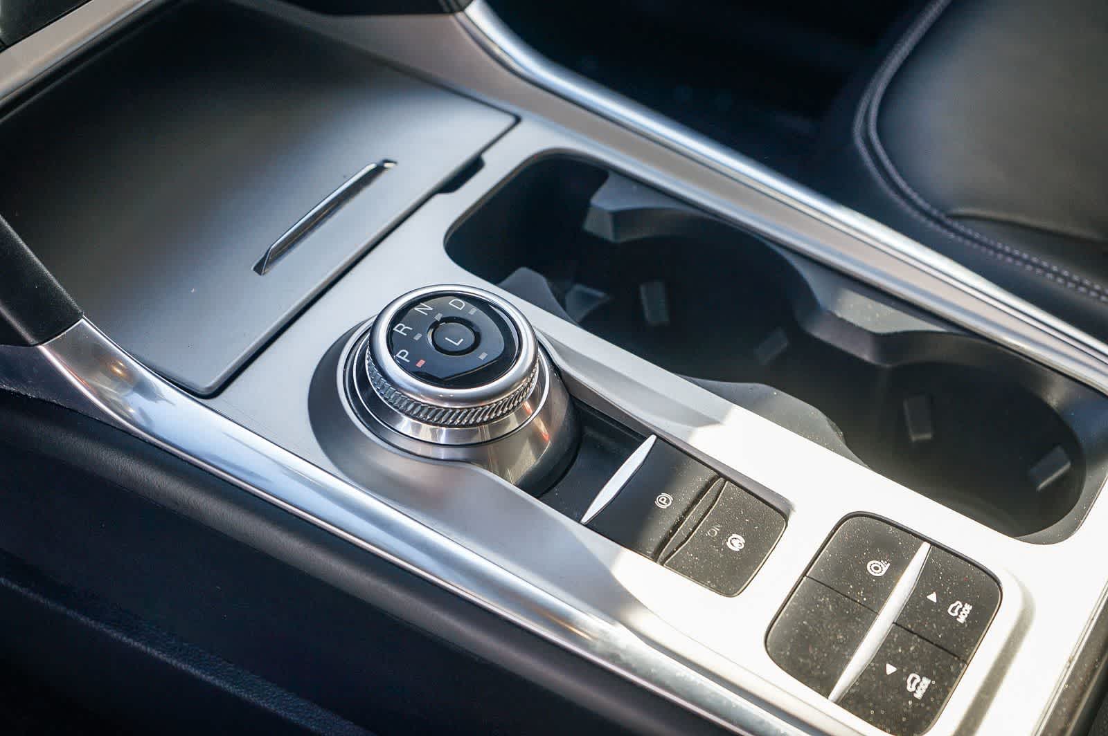 Thumbnail: 2022 Ford Explorer - 17