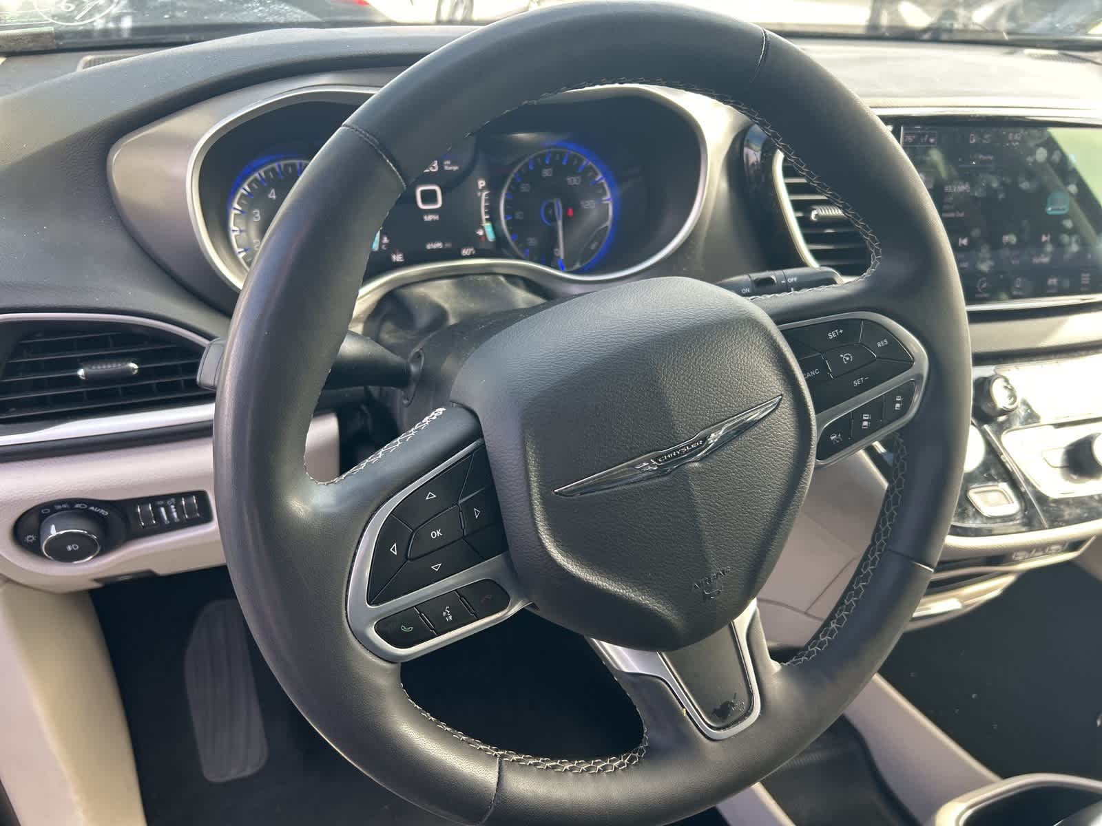 Thumbnail: 2023 Chrysler Pacifica - 23