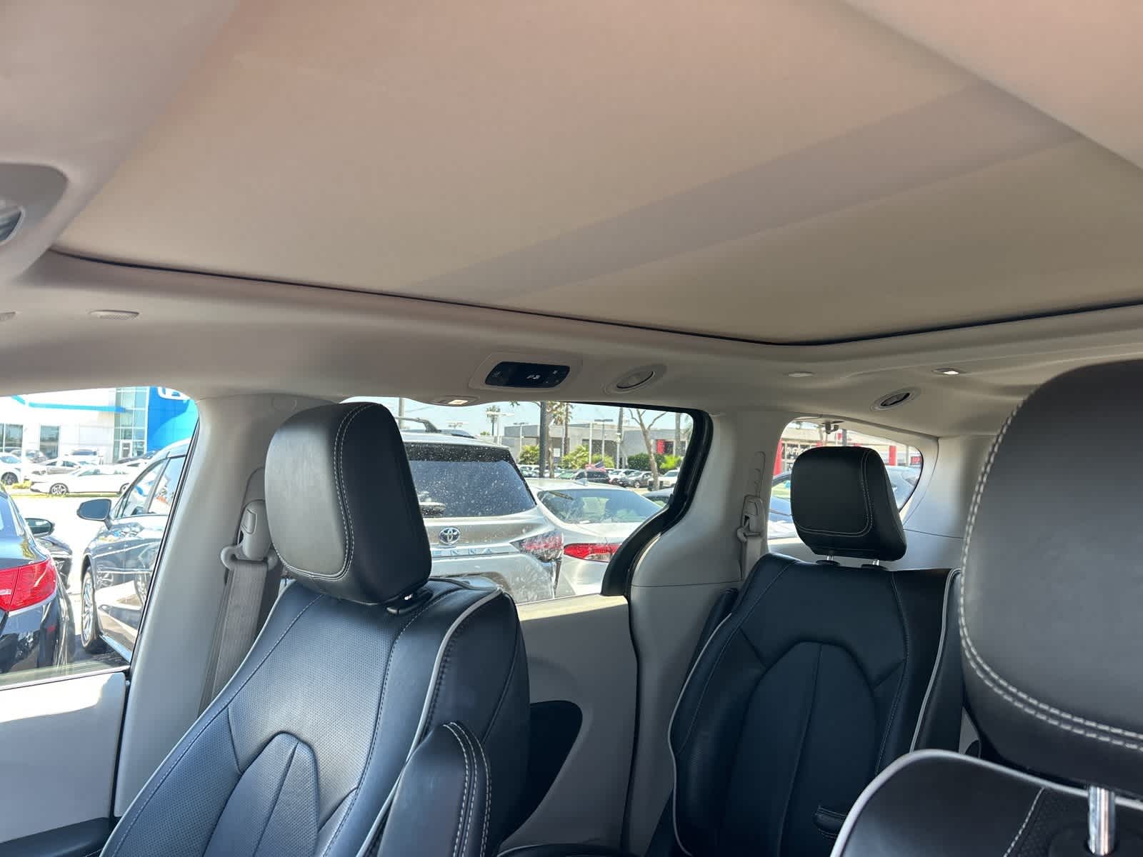 Thumbnail: 2022 Chrysler Pacifica - 20