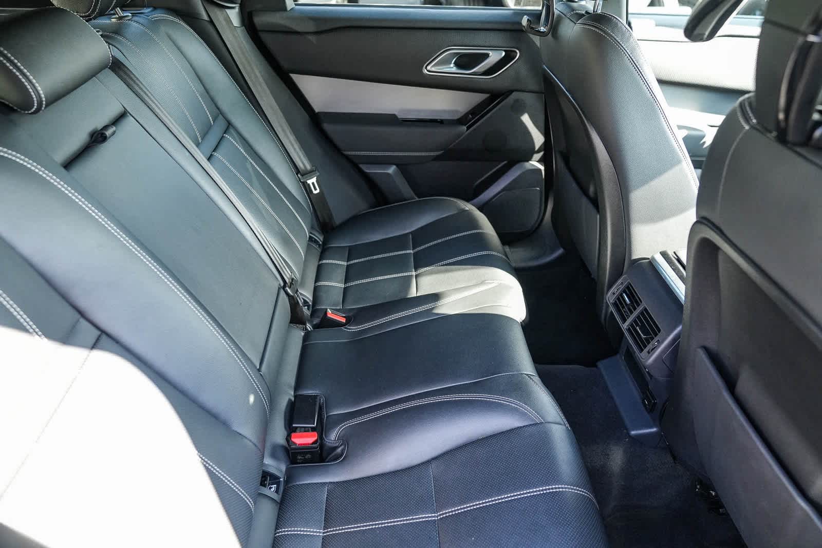 Thumbnail: 2022 Land Rover Range Rover Velar - 15