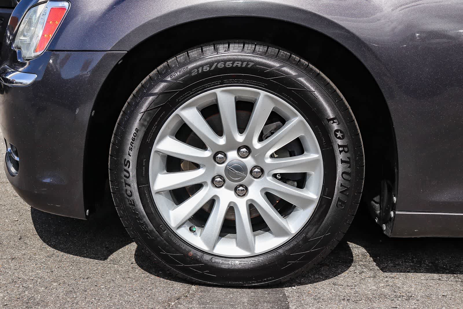 Thumbnail: 2014 Chrysler 300 - 9