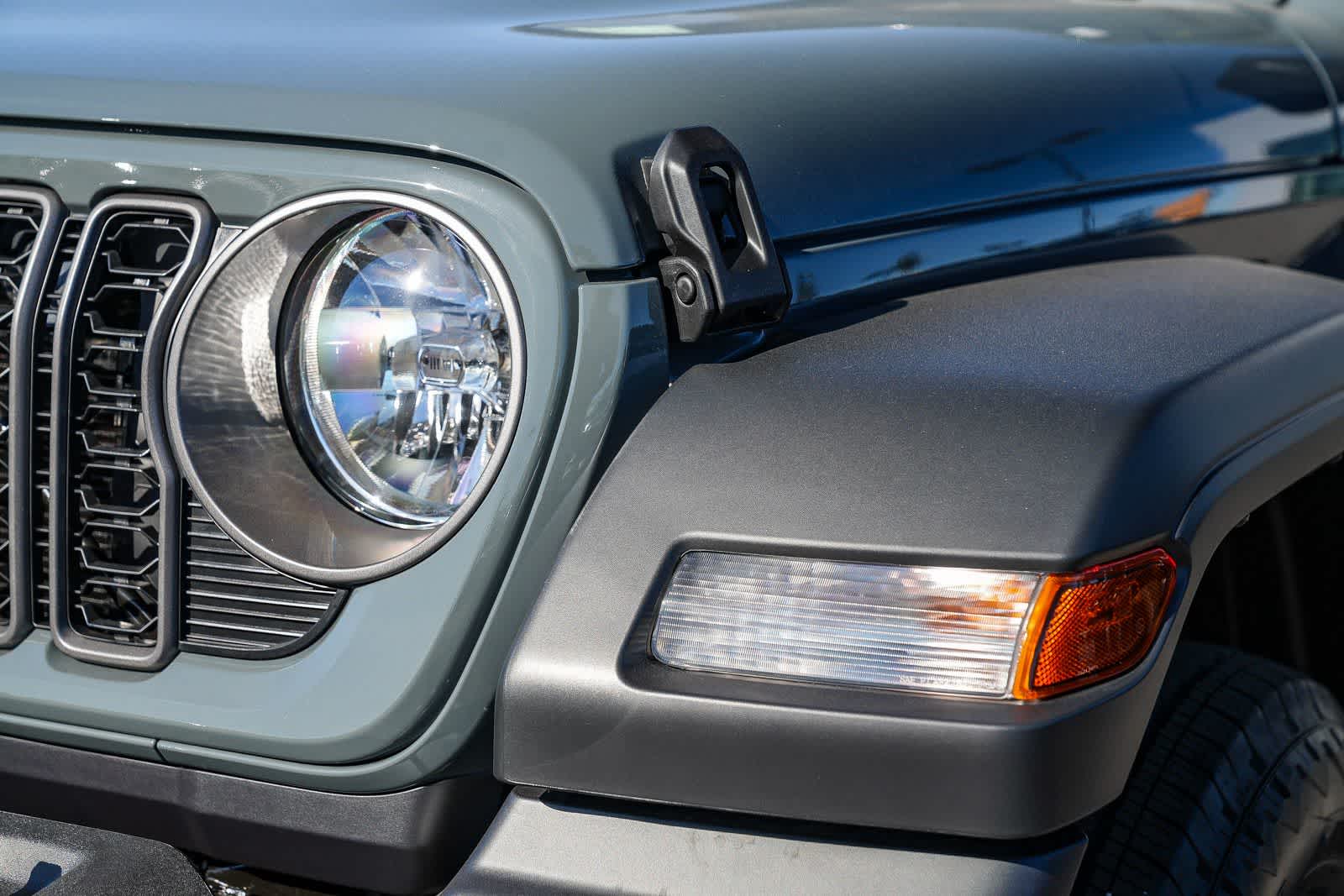 Thumbnail: 2026 Jeep Wrangler - 8