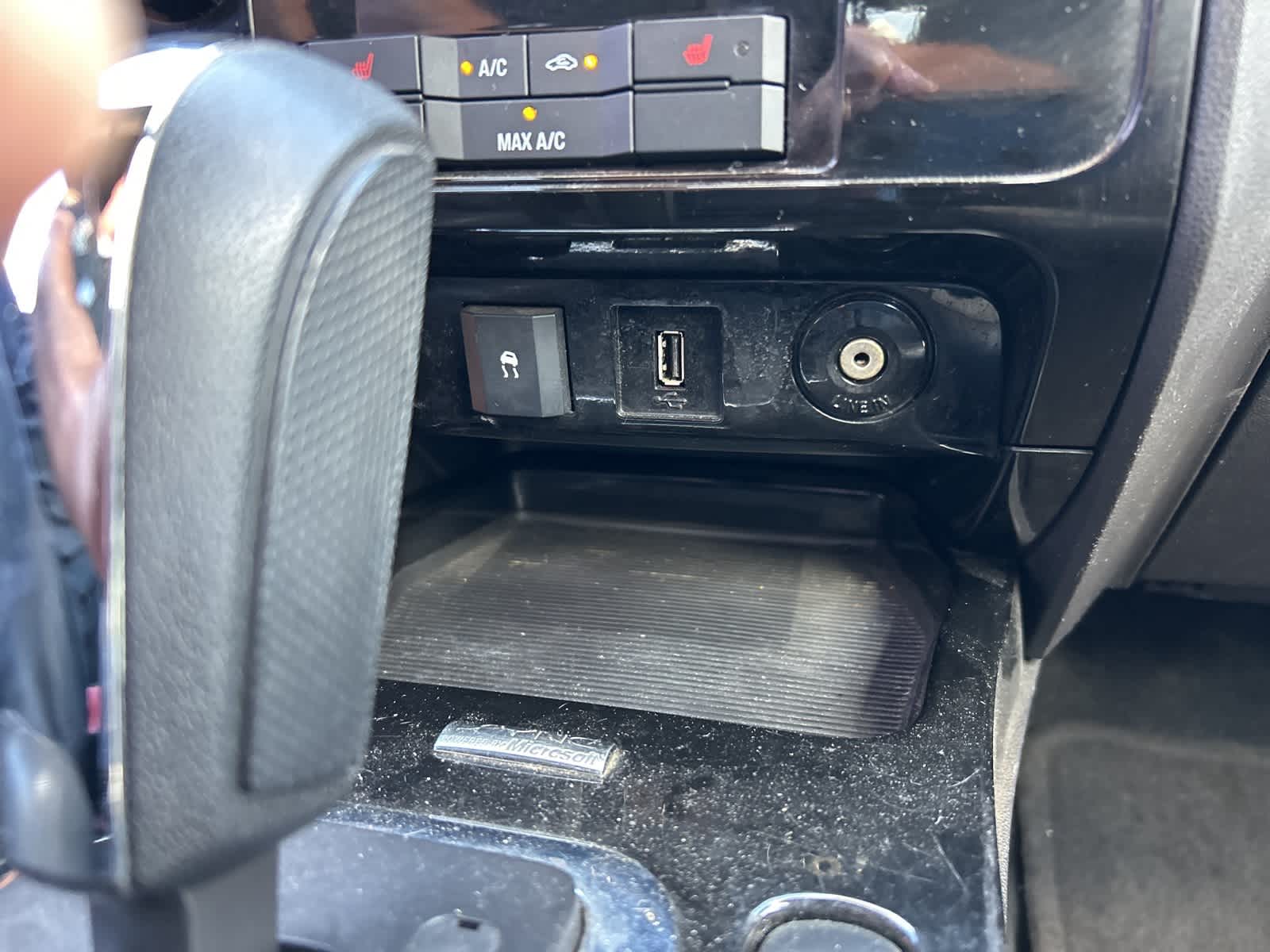 Thumbnail: 2010 Ford Escape - 33