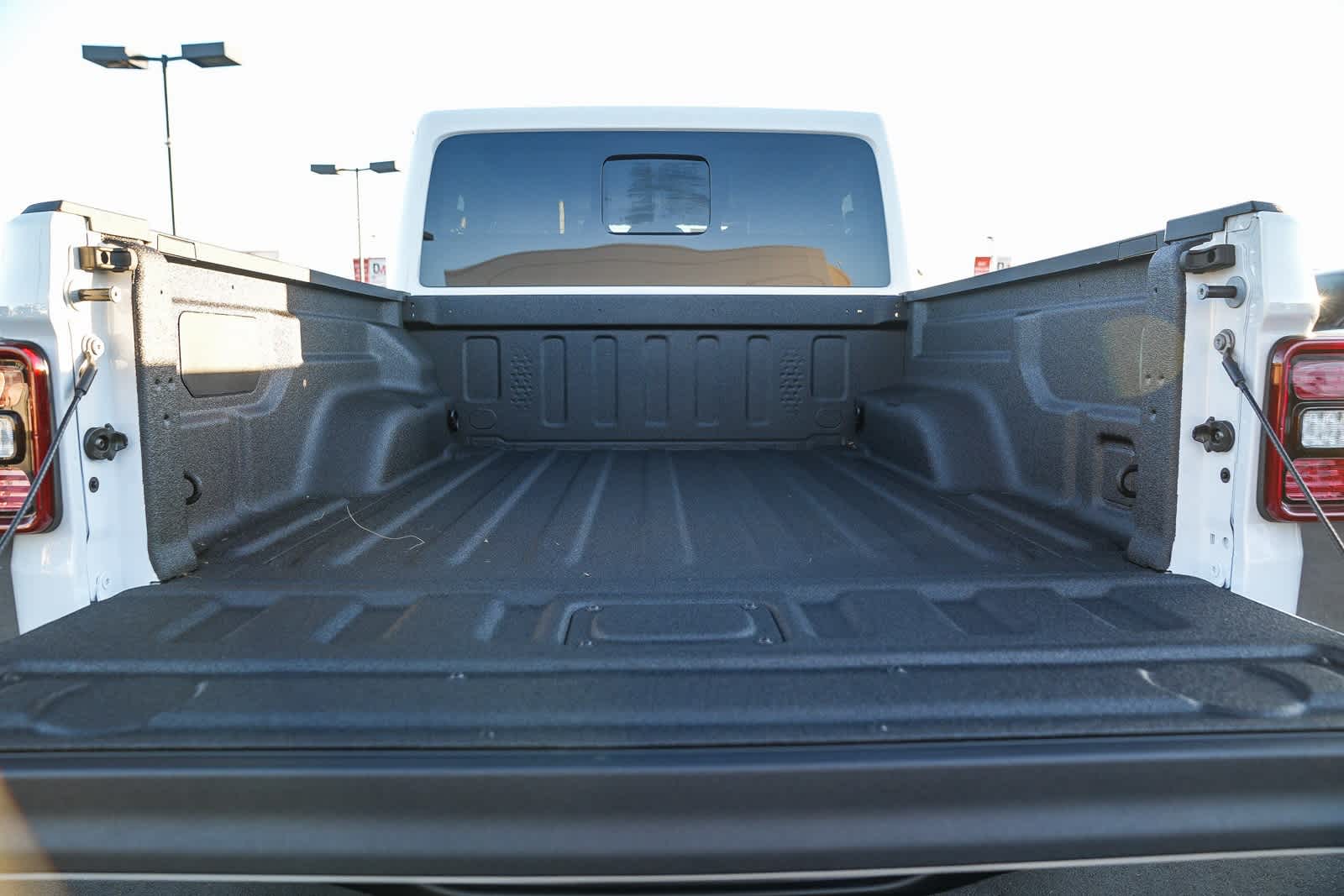 Thumbnail: 2026 Jeep Gladiator - 11