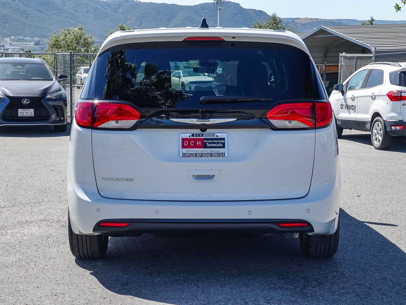 Thumbnail: 2026 Chrysler Voyager - 5