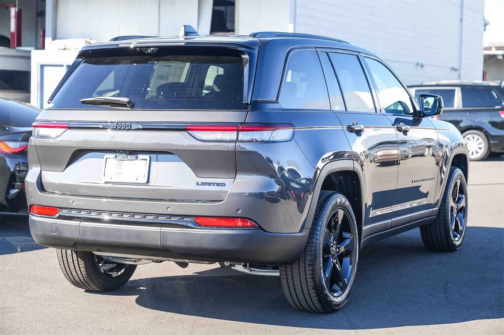 New 2025 Jeep Grand Cherokee Limited SUV