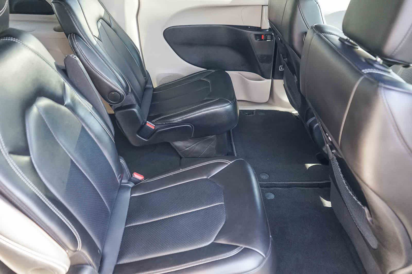 Thumbnail: 2024 Chrysler Pacifica - 15