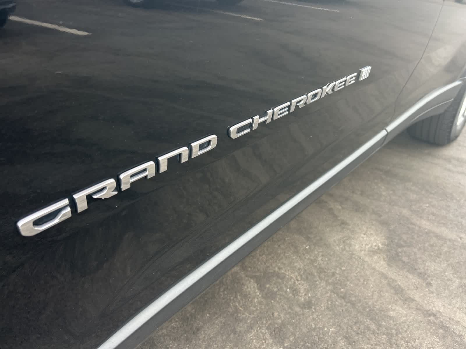 Thumbnail: 2022 Jeep Grand Cherokee - 11
