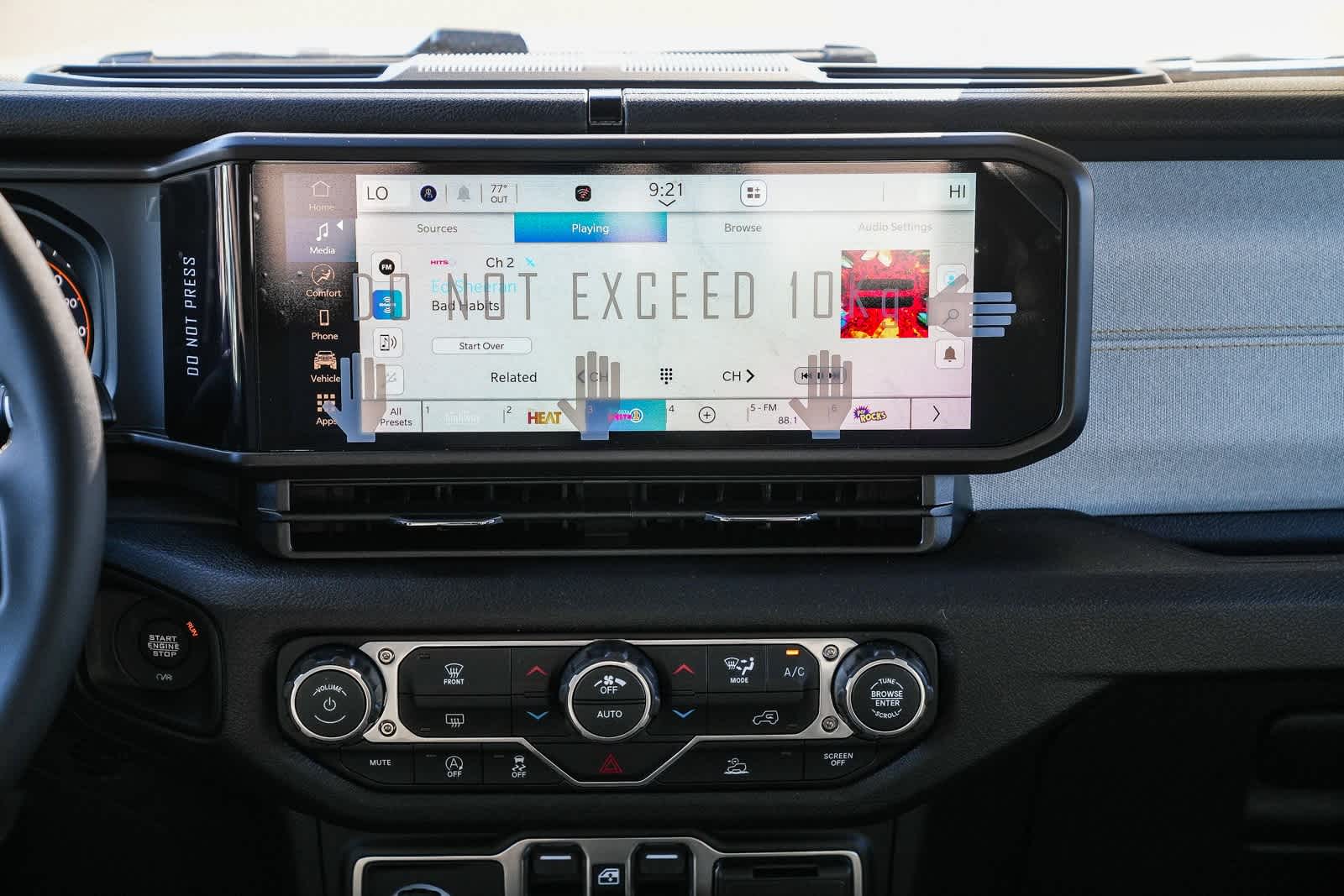 Thumbnail: 2026 Jeep Gladiator - 15