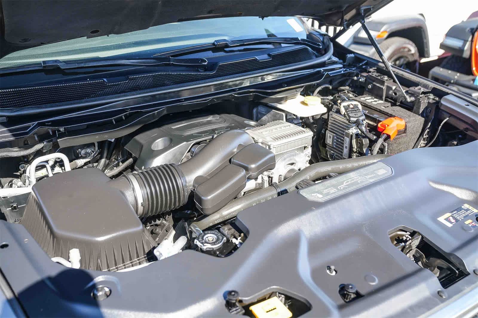 Thumbnail: 2022 Jeep Wagoneer - 23