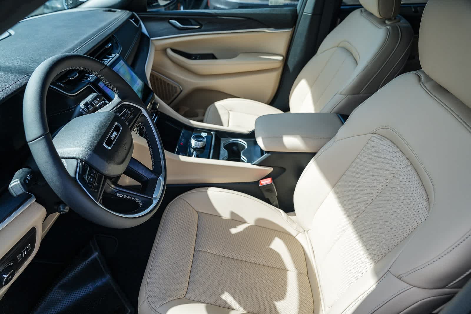 Thumbnail: 2025 Jeep Grand Cherokee - 19