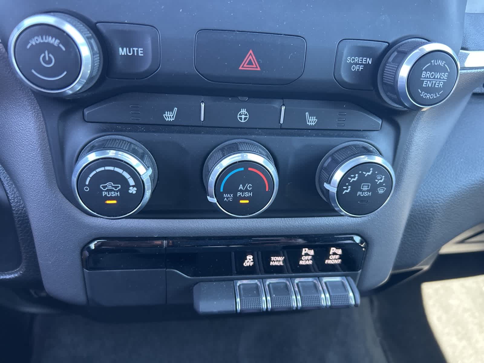 Thumbnail: 2023 RAM 1500 - 33