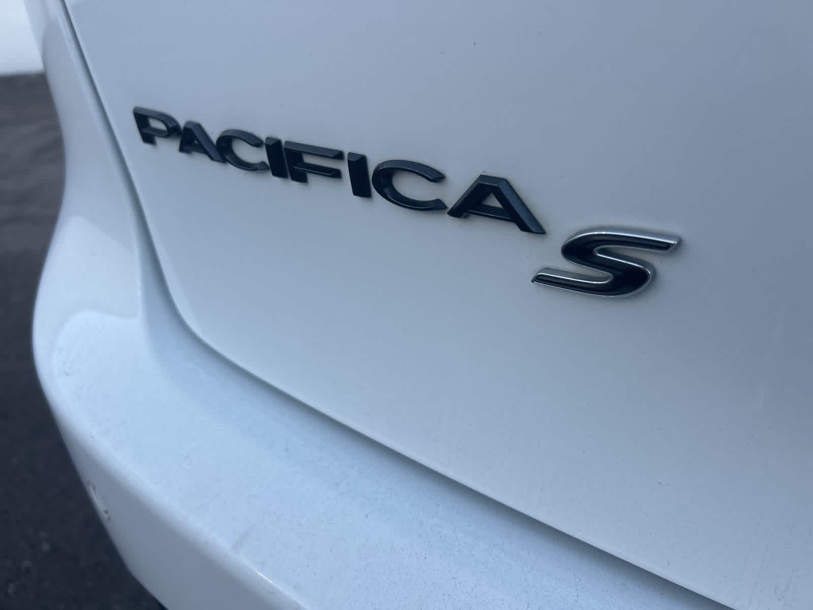 Thumbnail: 2020 Chrysler Pacifica - 19