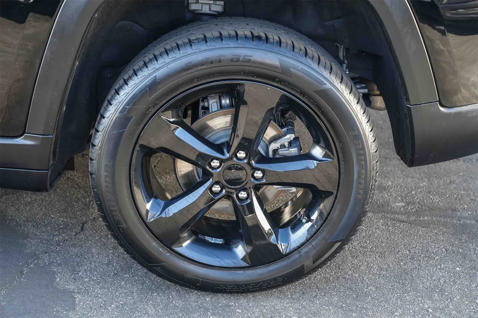 Thumbnail: 2023 Jeep Grand Cherokee - 8