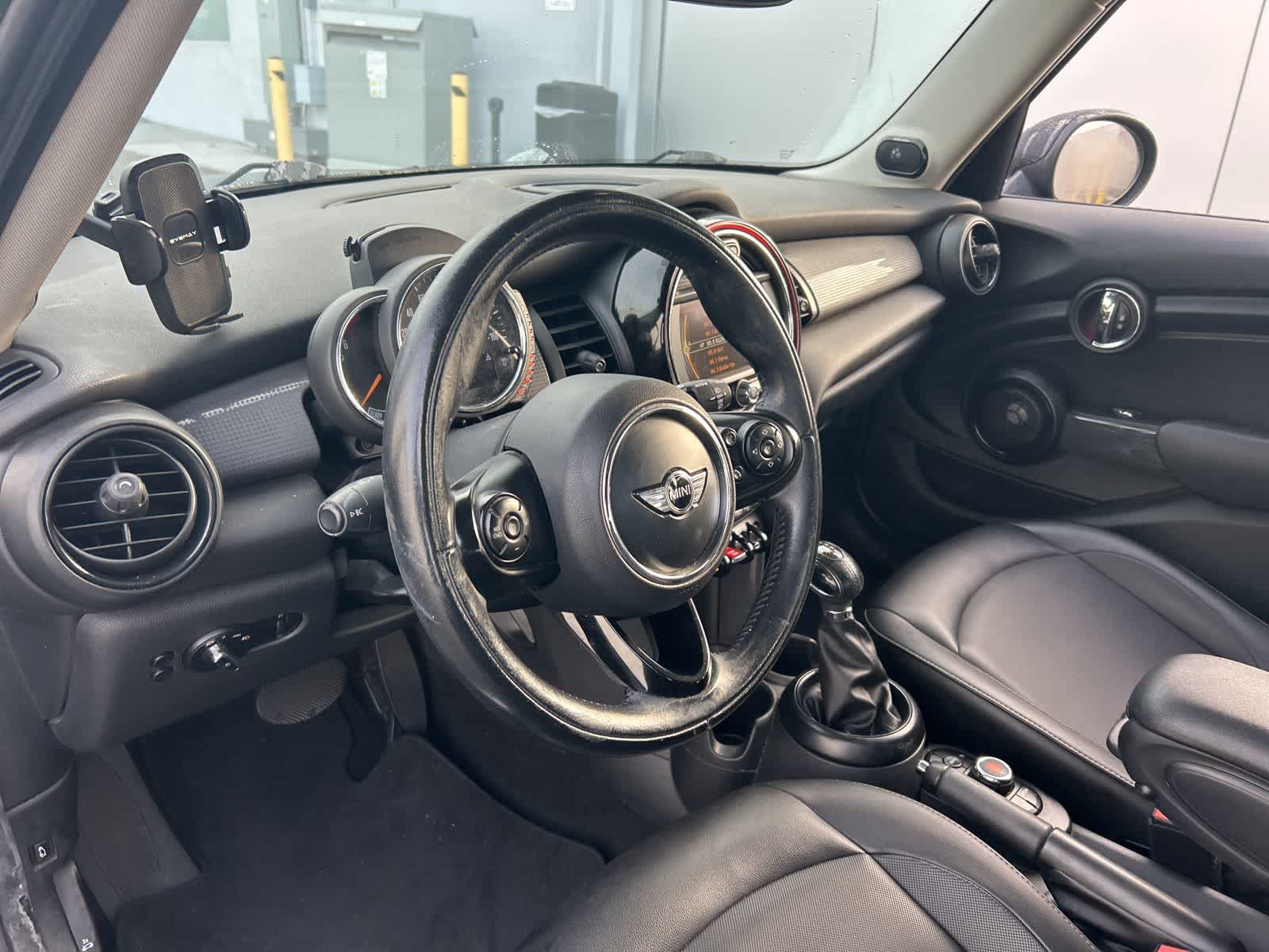 Thumbnail: 2017 MINI Cooper Hardtop - 20