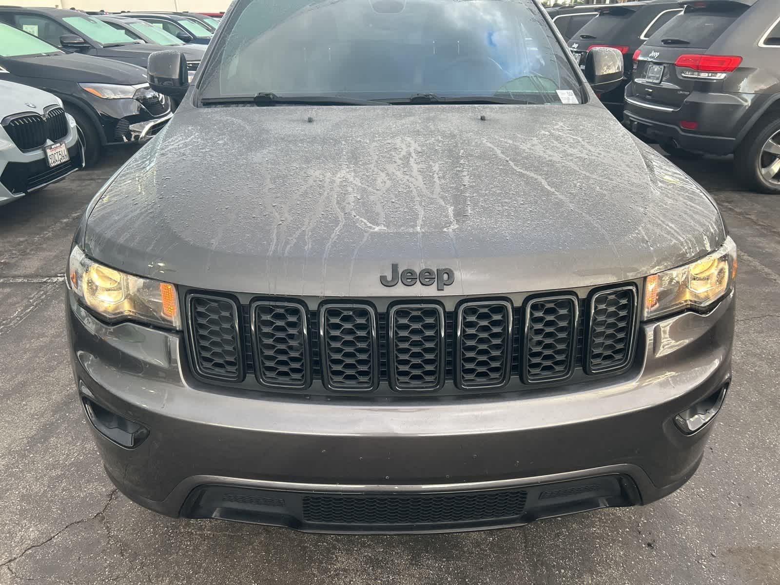 Thumbnail: 2017 Jeep Grand Cherokee - 9