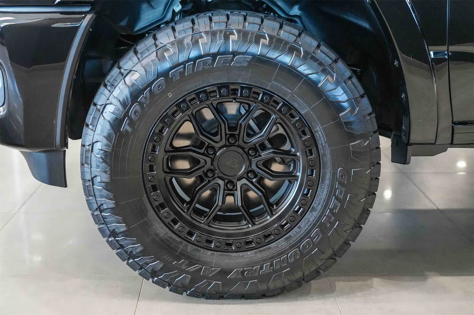 Thumbnail: 2025 RAM 1500 - 9