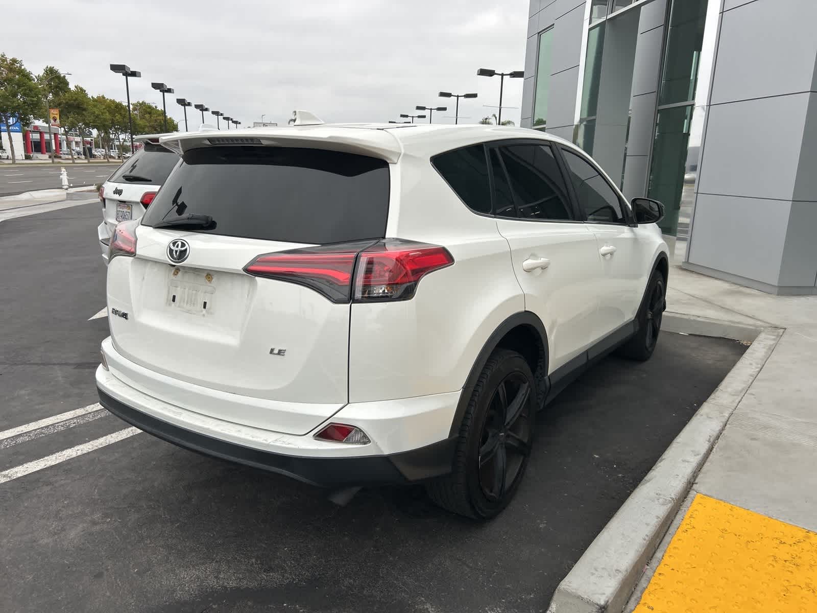 Thumbnail: 2017 Toyota RAV4 - 4