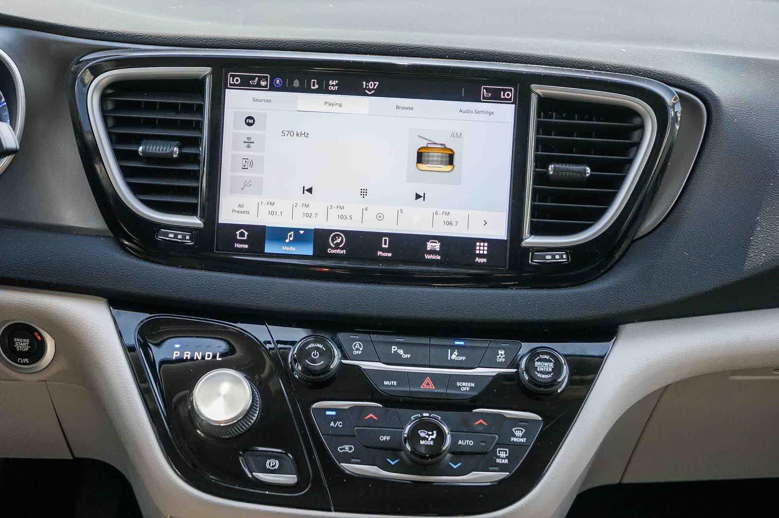 Thumbnail: 2024 Chrysler Pacifica - 12