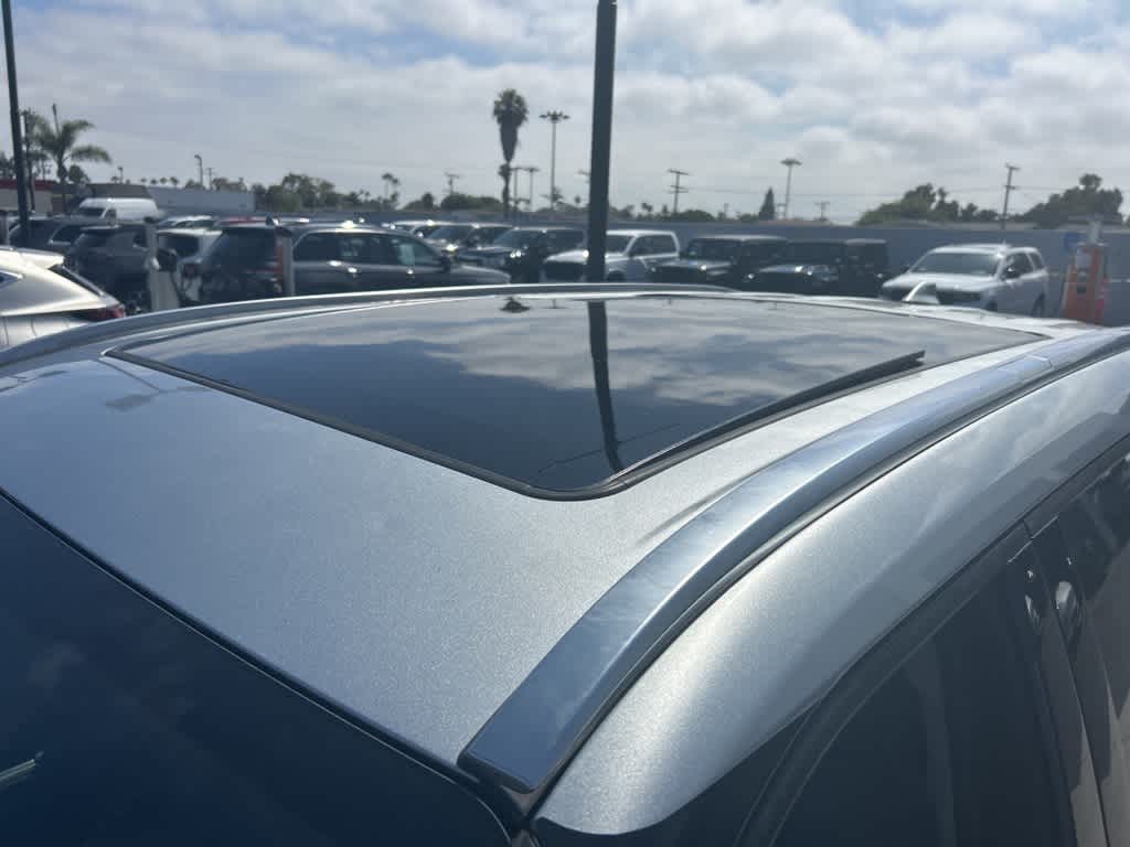 Thumbnail: 2021 Toyota Highlander - 15