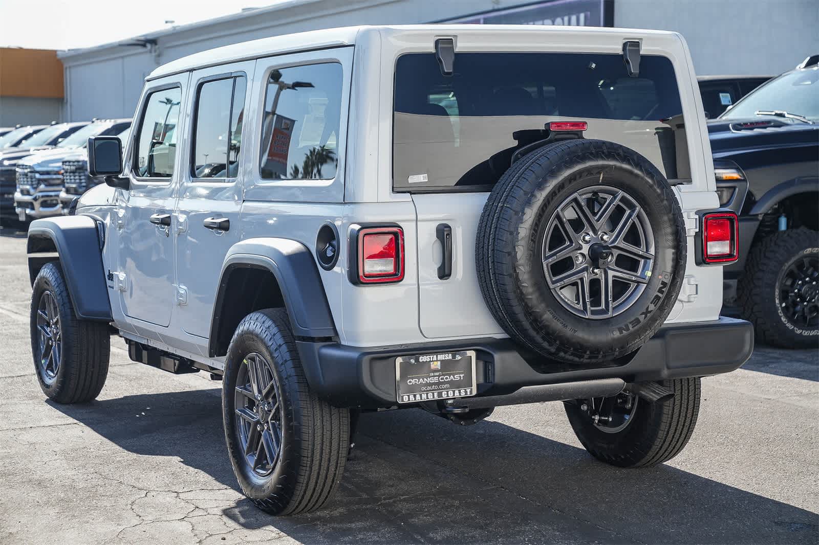 Thumbnail: 2026 Jeep Wrangler - 6