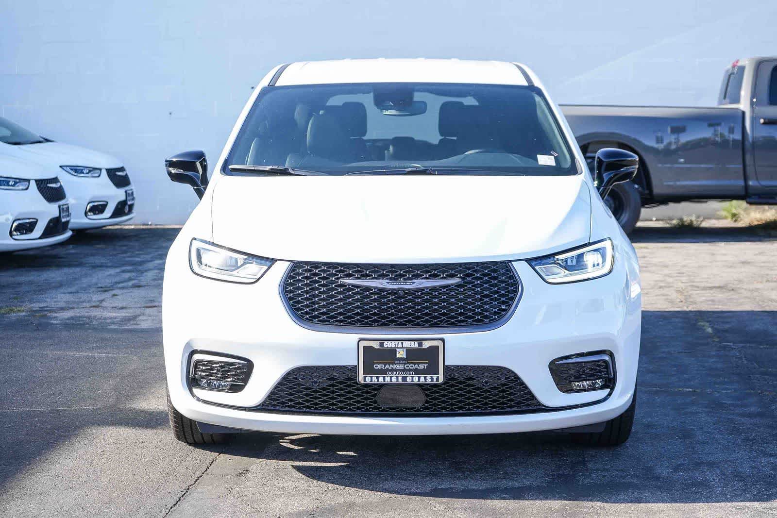 Thumbnail: 2026 Chrysler Pacifica - 2