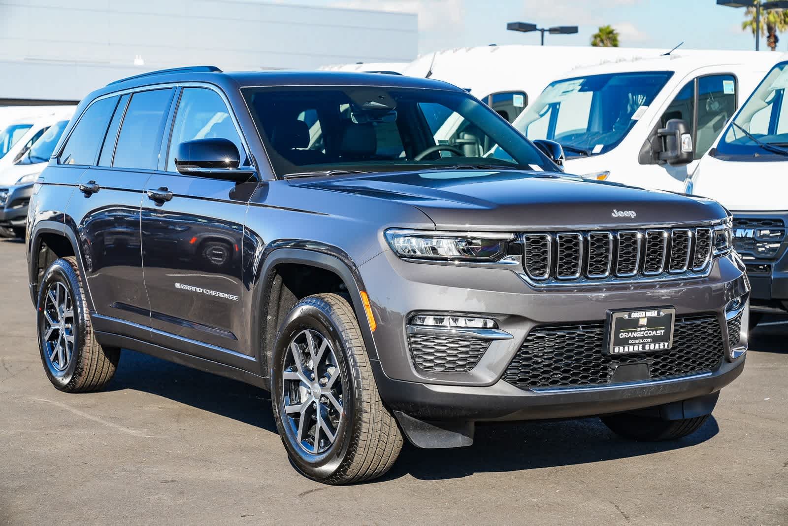 Thumbnail: 2025 Jeep Grand Cherokee - 3