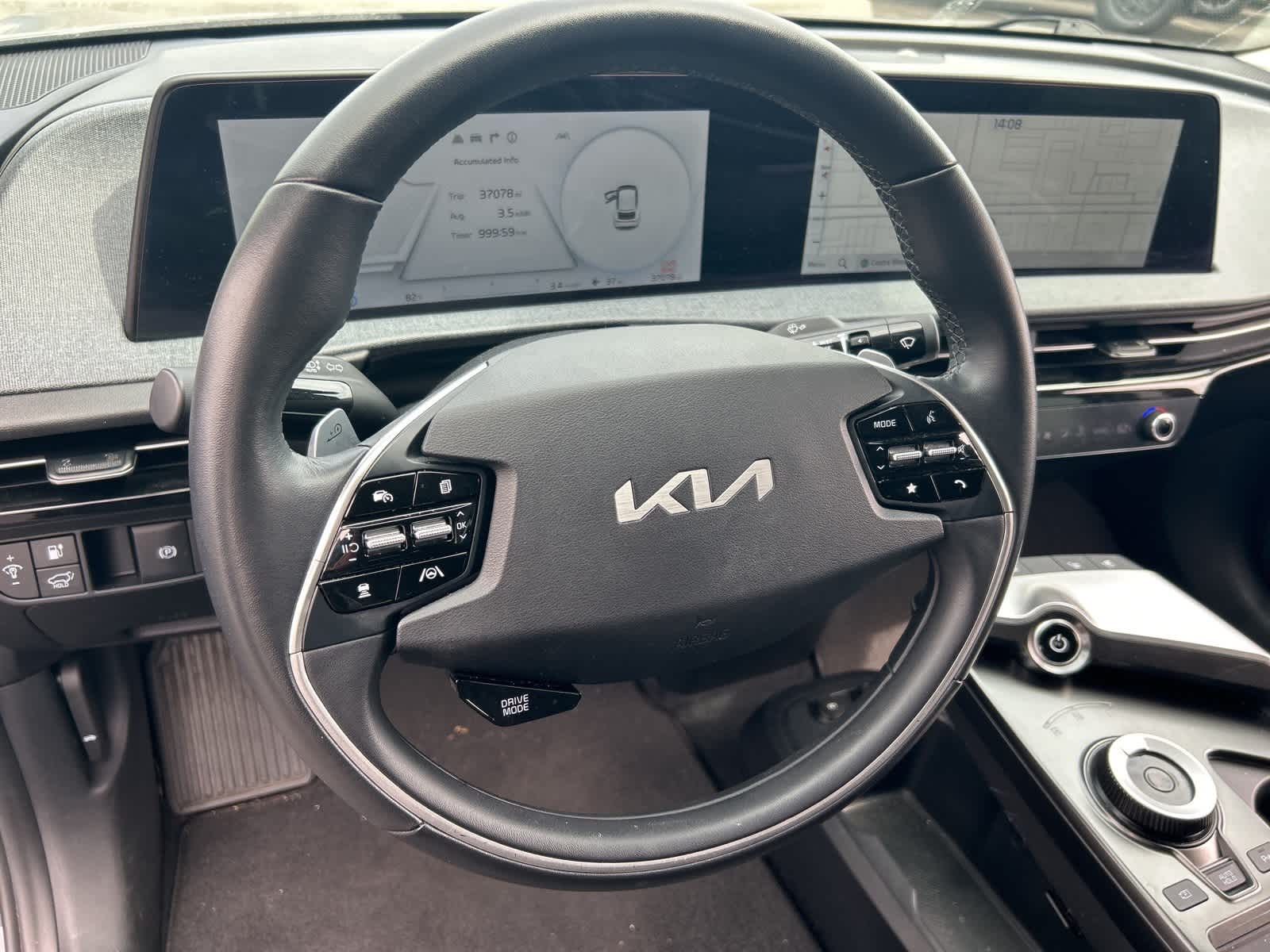 Thumbnail: 2022 Kia EV6 - 34