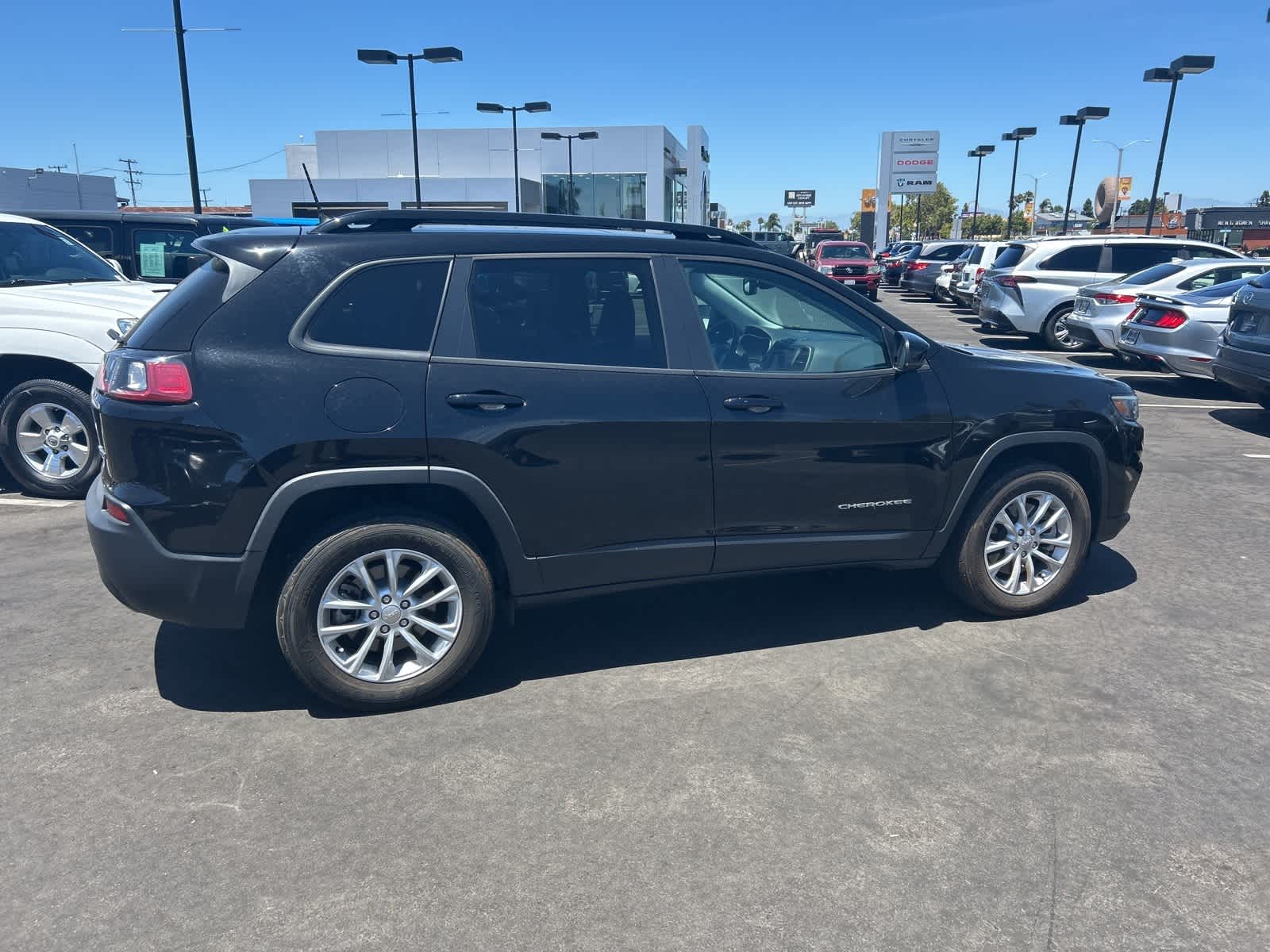 Thumbnail: 2022 Jeep Cherokee - 7