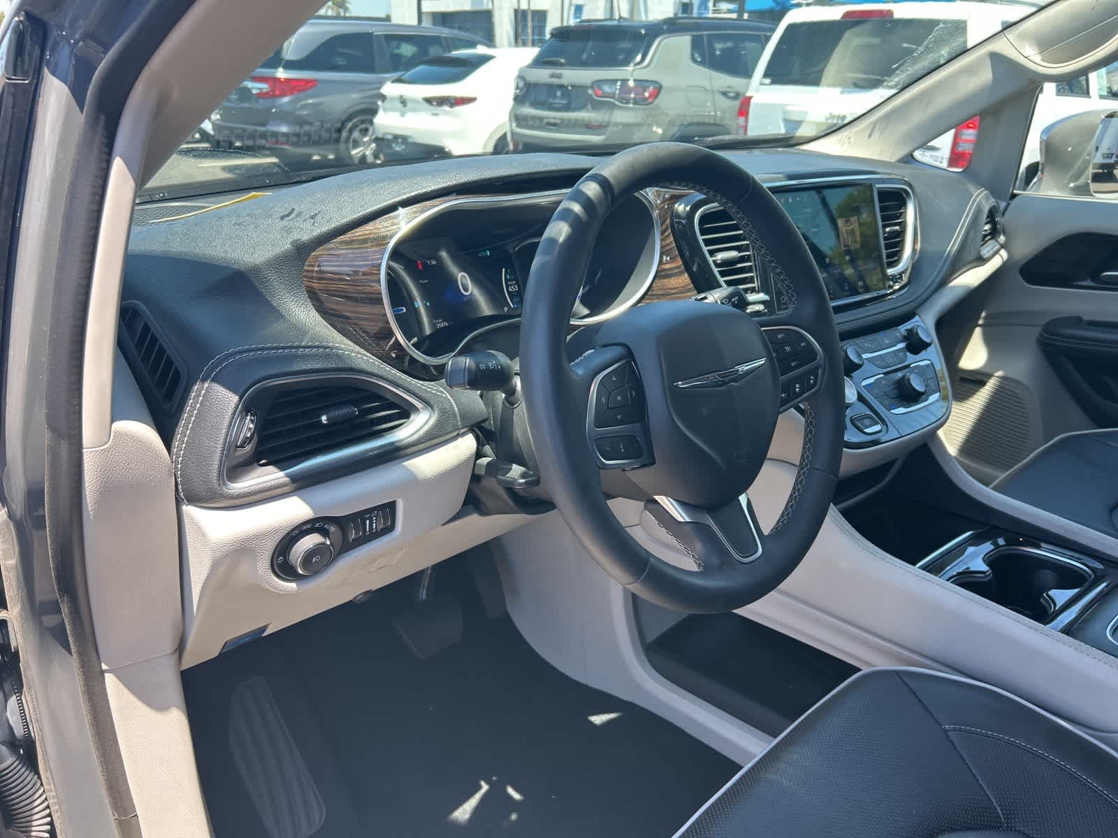 Thumbnail: 2022 Chrysler Pacifica - 18