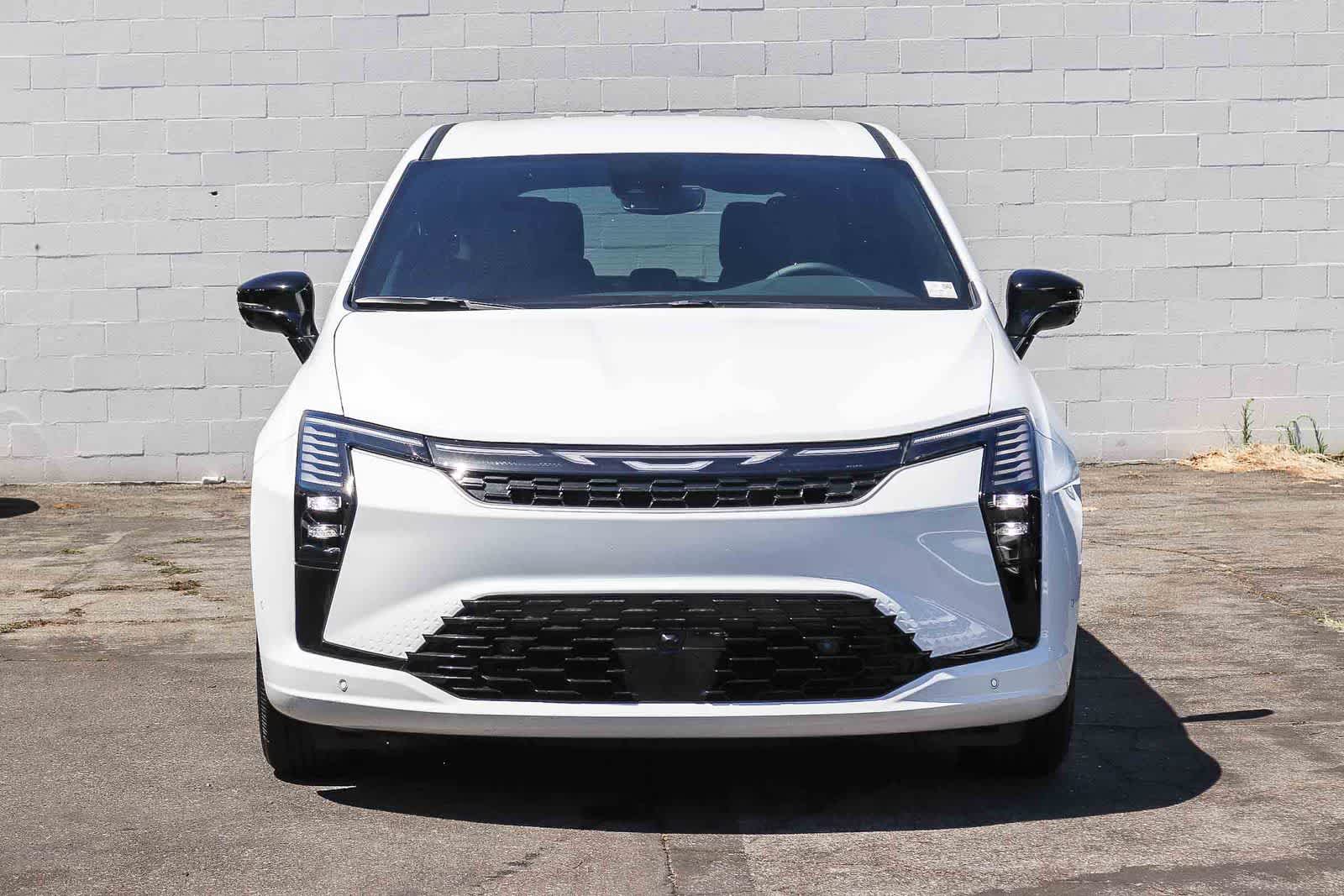 Thumbnail: 2027 Chrysler Pacifica - 2