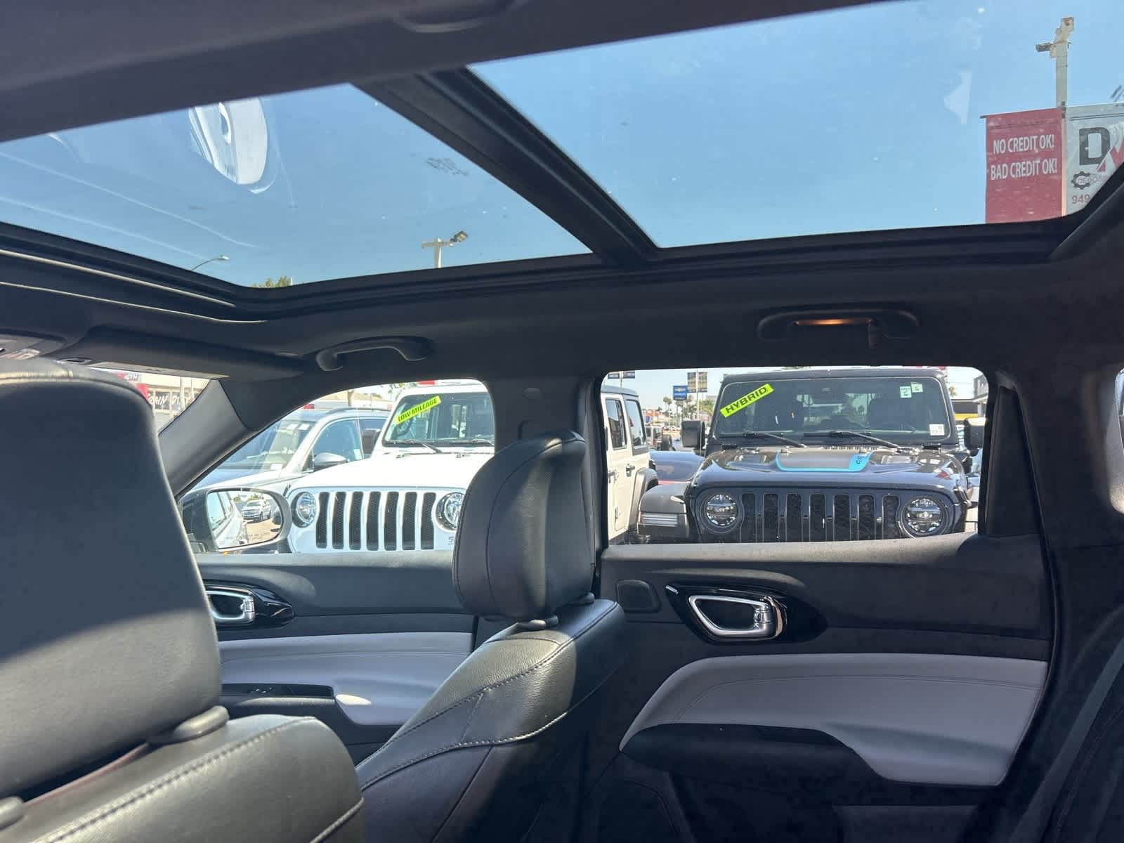 Thumbnail: 2023 Jeep Compass - 31