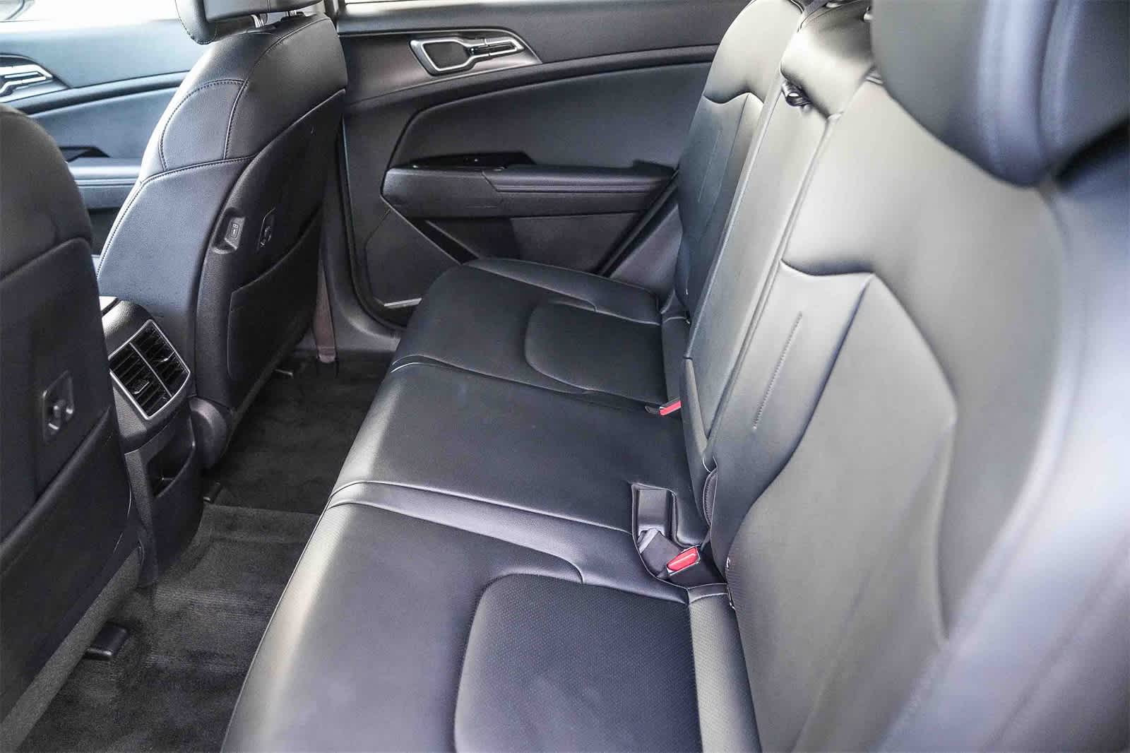 Thumbnail: 2023 Kia Sportage - 16