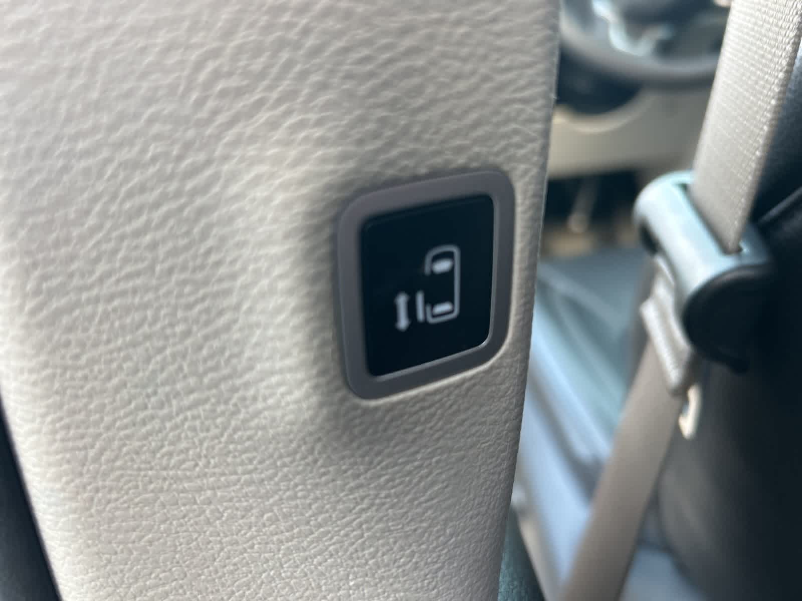 Thumbnail: 2022 Chrysler Pacifica - 31