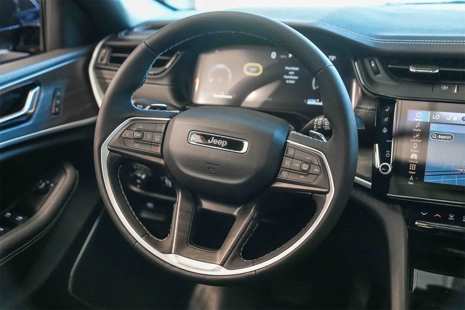 Thumbnail: 2026 Jeep Grand Cherokee - 16