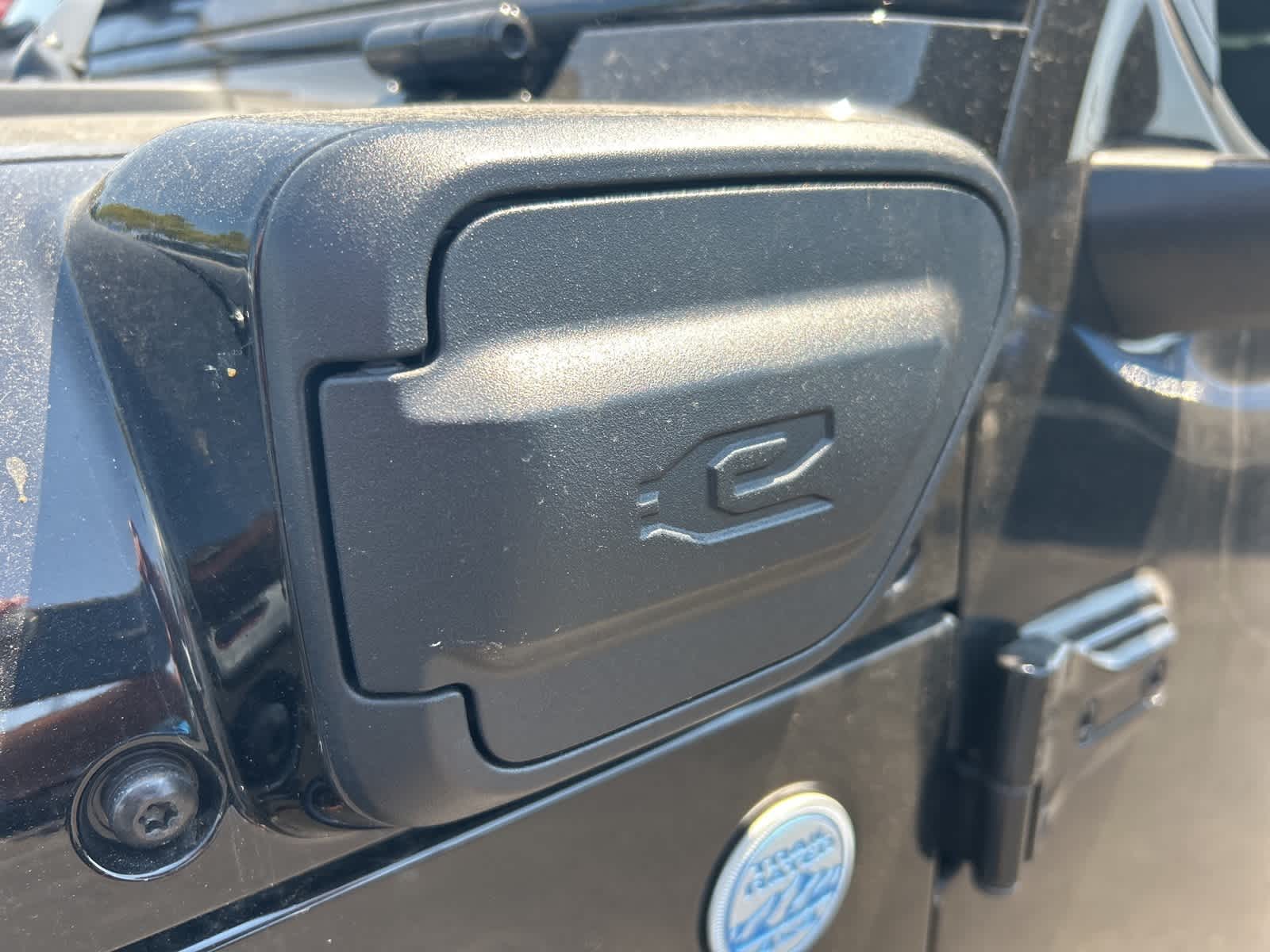 Thumbnail: 2022 Jeep Wrangler - 14