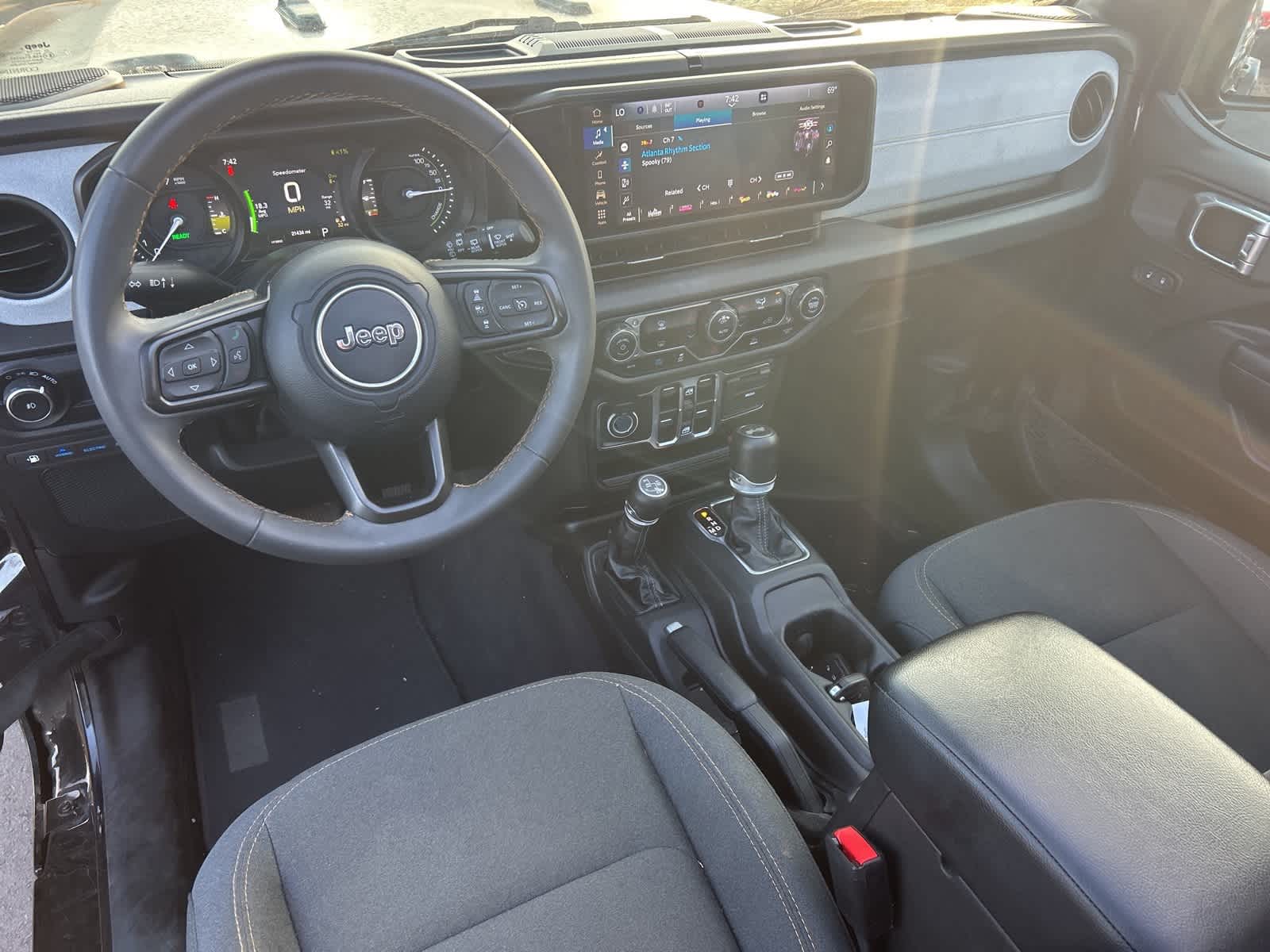 Thumbnail: 2024 Jeep Wrangler - 34
