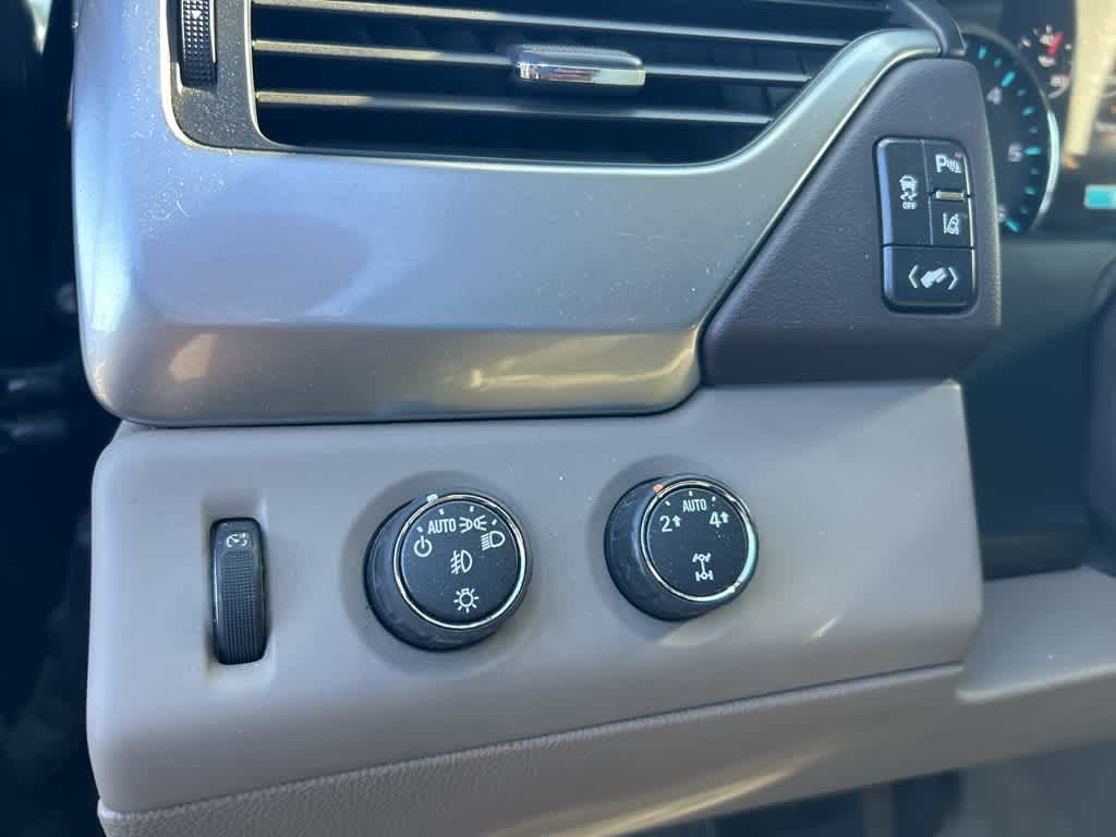 Thumbnail: 2015 Chevrolet Suburban - 29