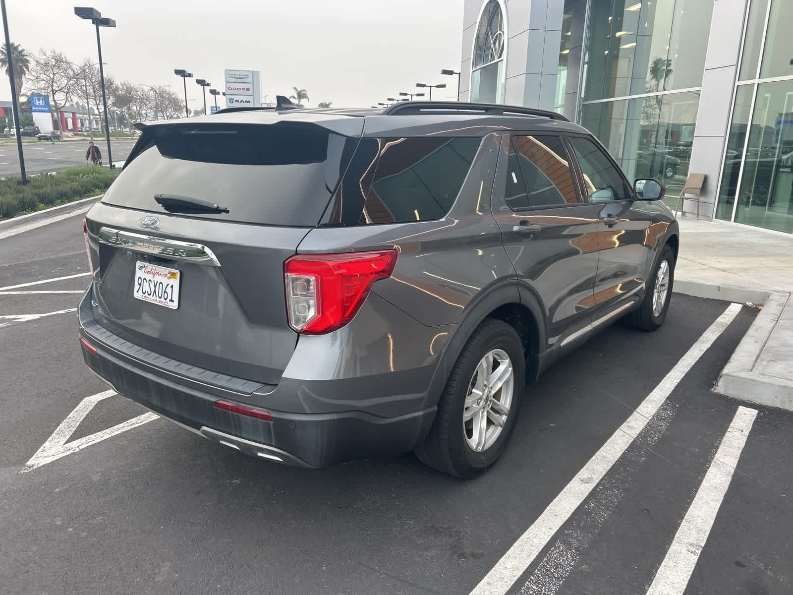 Thumbnail: 2022 Ford Explorer - 6