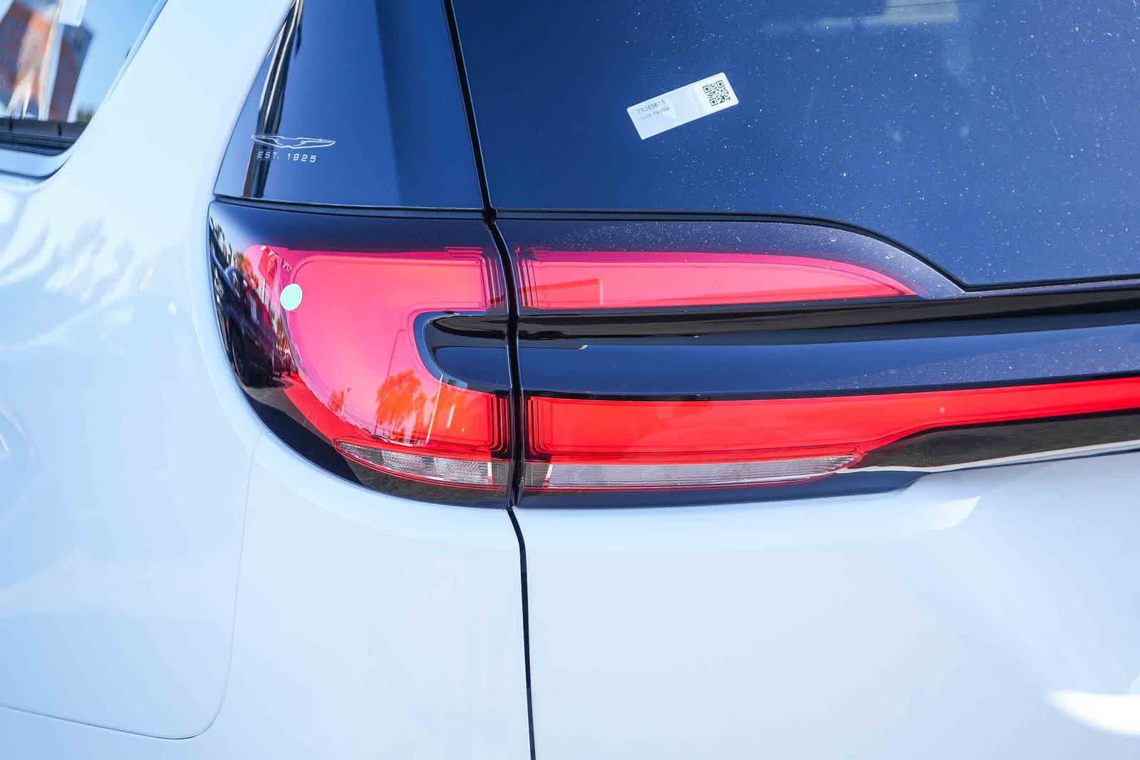 Thumbnail: 2026 Chrysler Pacifica - 9