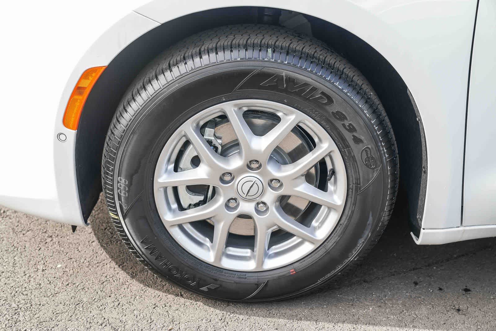 Thumbnail: 2026 Chrysler Pacifica - 9