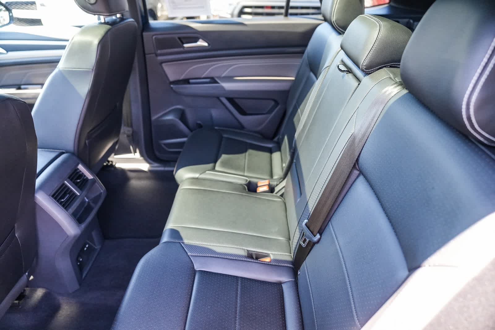 Thumbnail: 2021 Volkswagen Atlas - 17