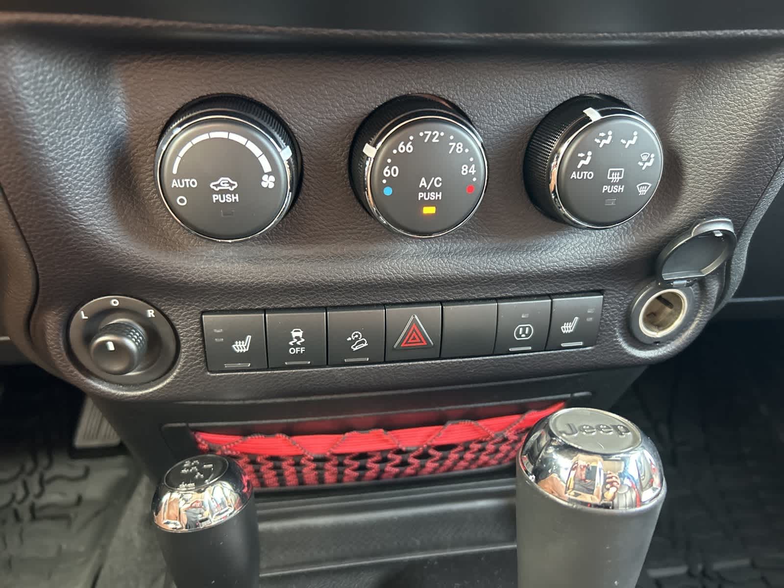 Thumbnail: 2017 Jeep Wrangler - 42