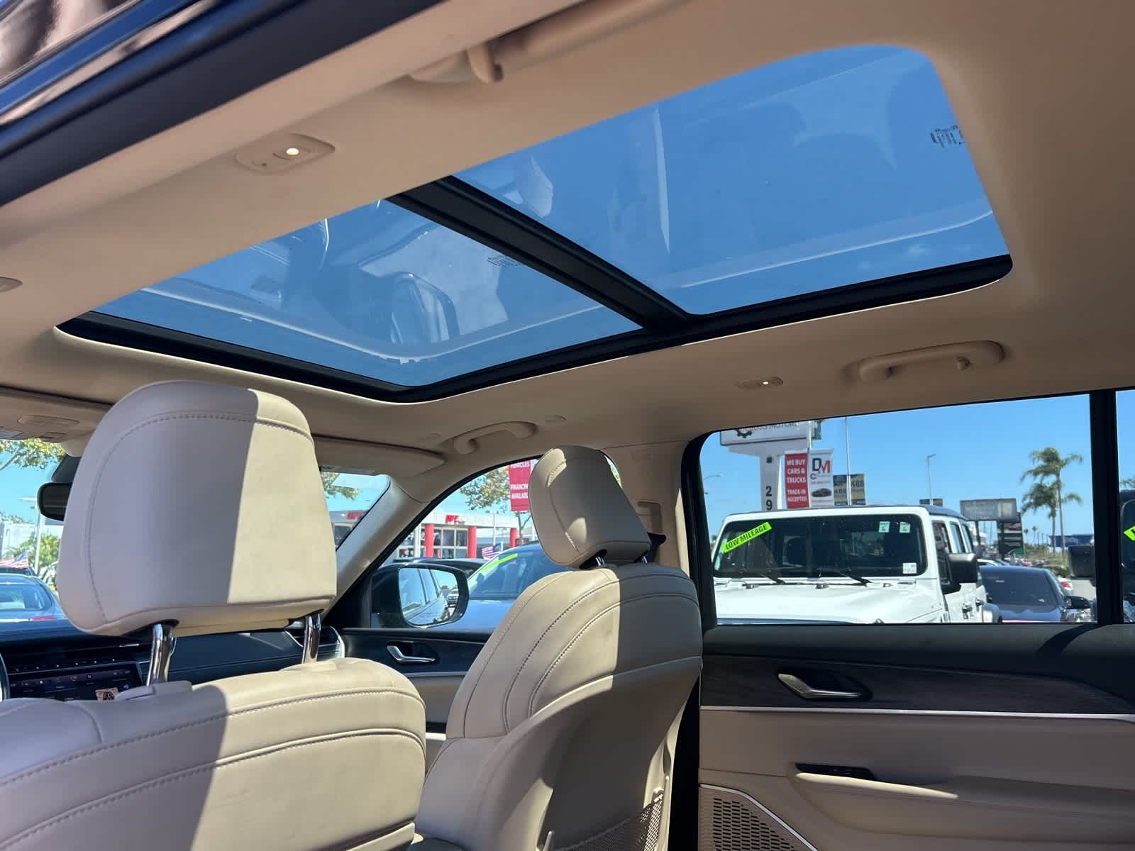 Thumbnail: 2021 Jeep Grand Cherokee L - 32