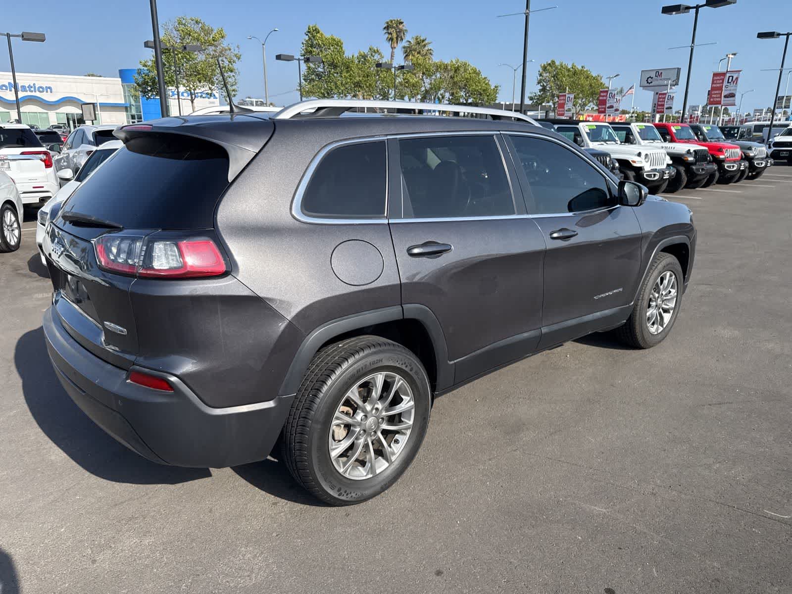 Thumbnail: 2019 Jeep Cherokee - 22