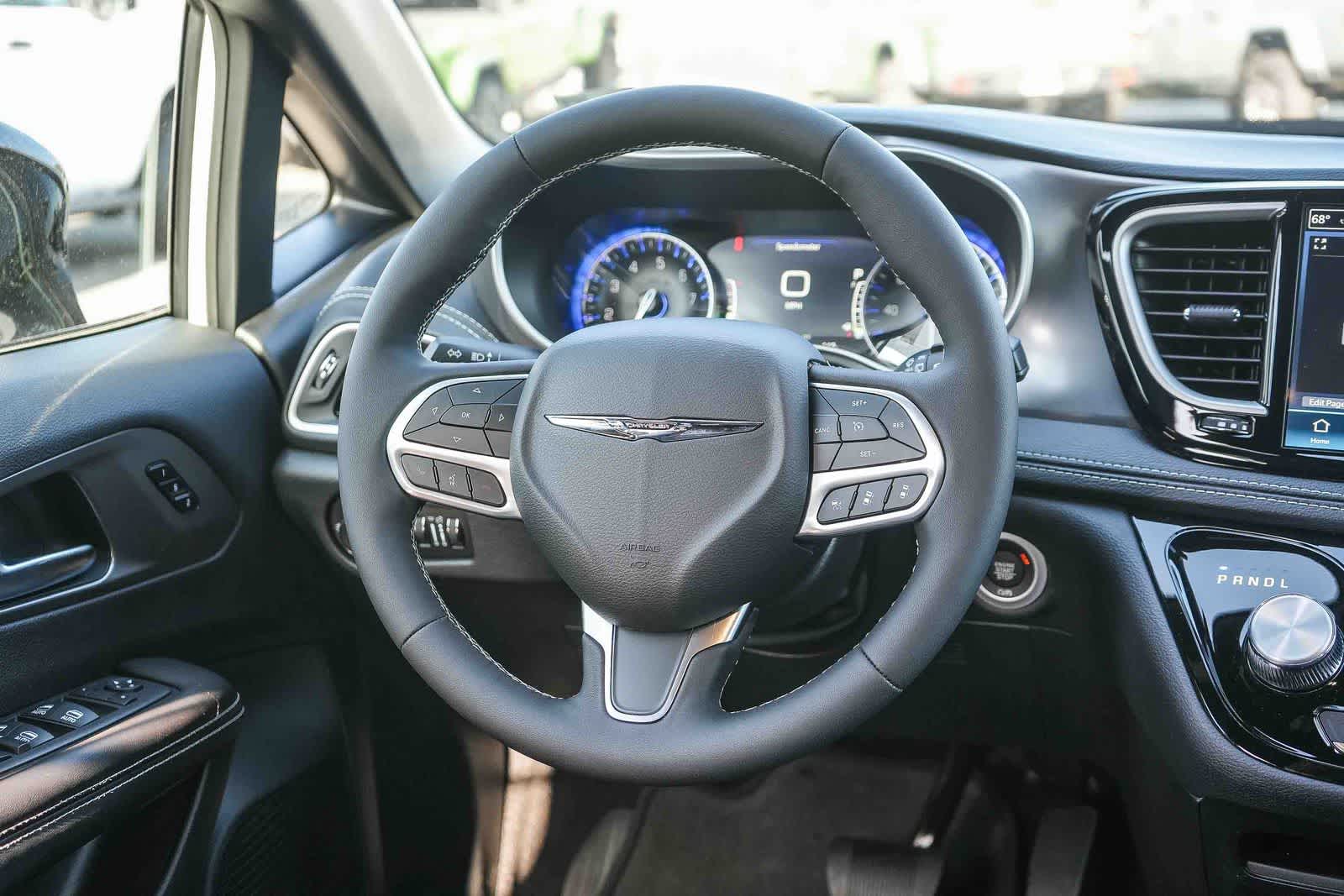 Thumbnail: 2026 Chrysler Pacifica - 17
