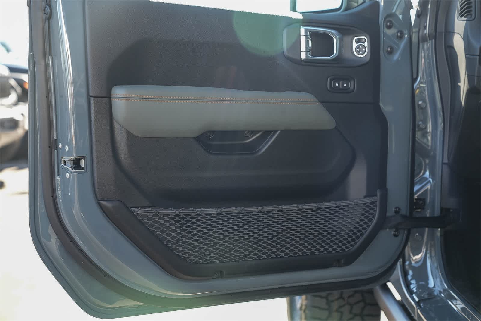 Thumbnail: 2026 Jeep Gladiator - 21