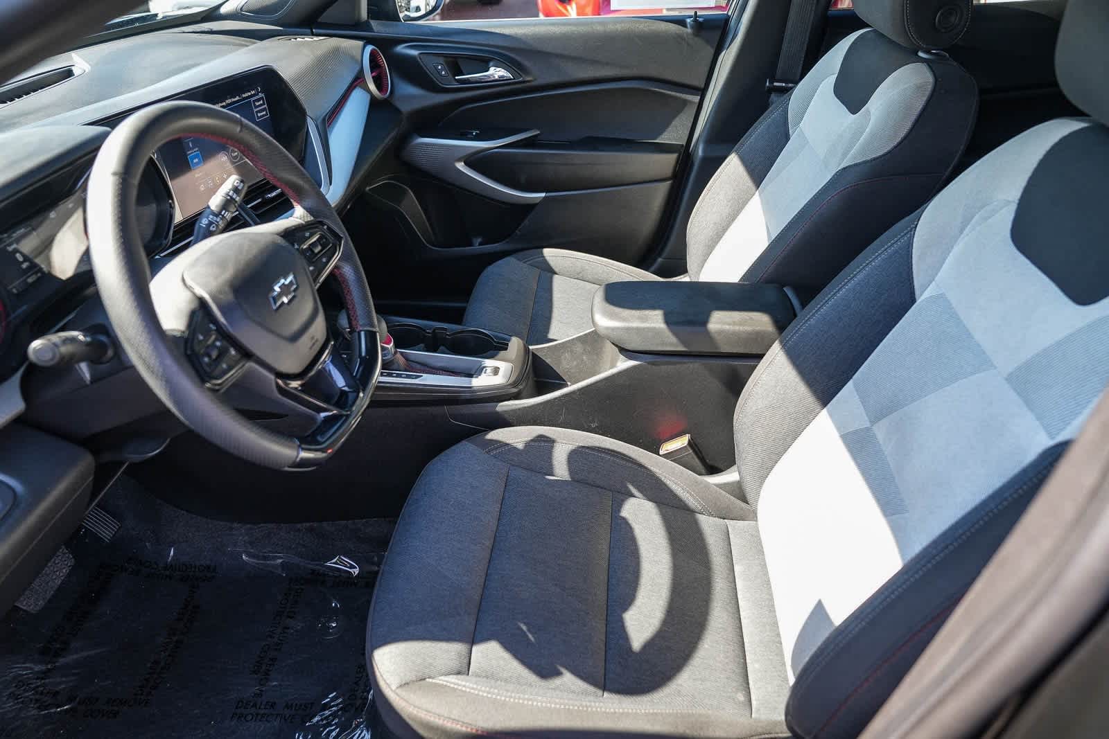 Thumbnail: 2024 Chevrolet Trax - 17