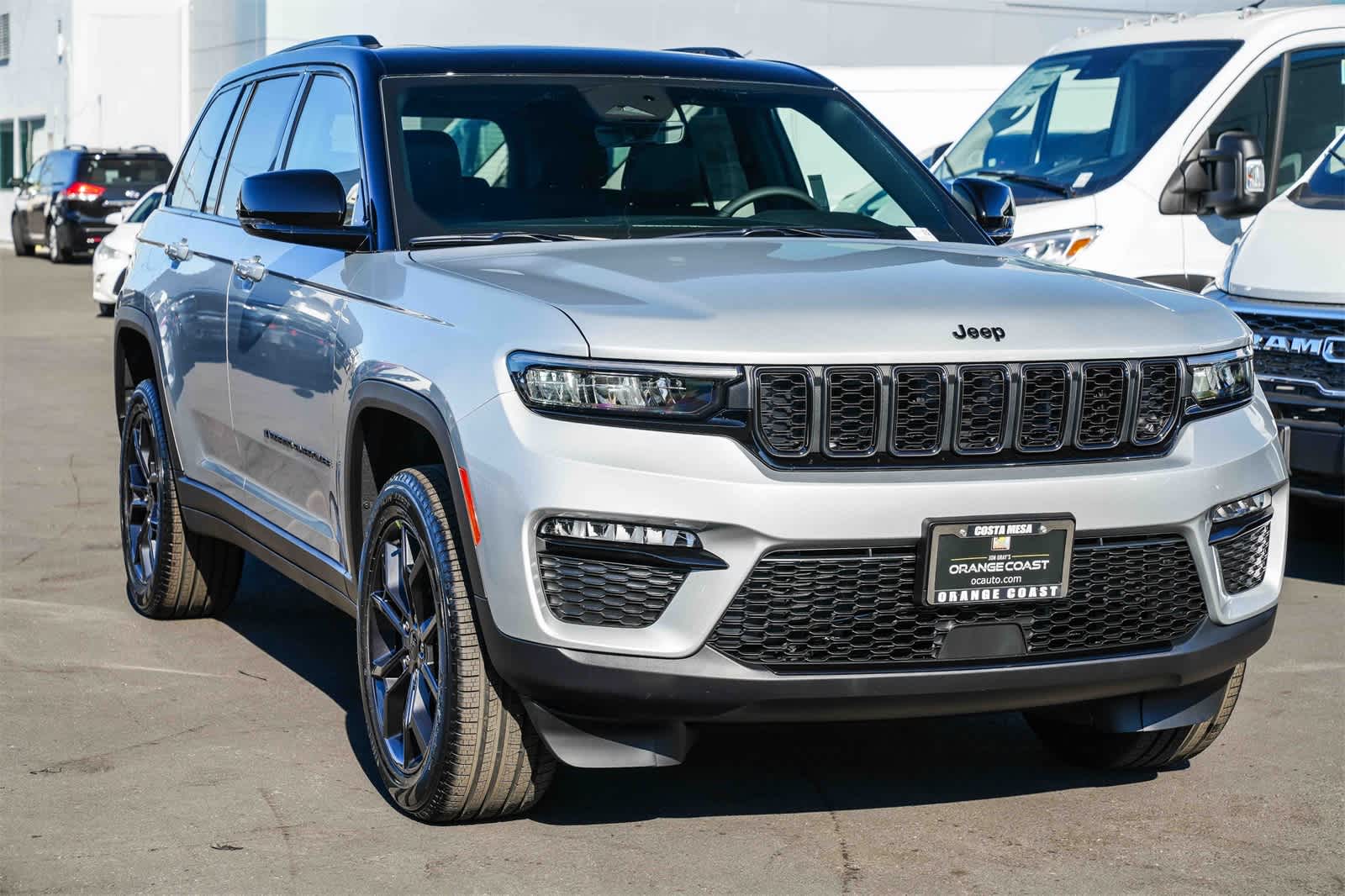 Thumbnail: 2025 Jeep Grand Cherokee - 3